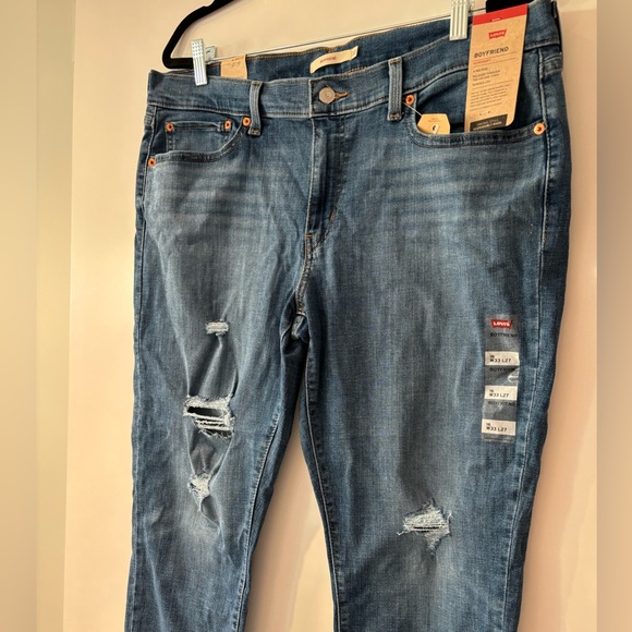 Levi’s Mid-Rise Boyfriend Ripped Jeans - Picture 8 of 9